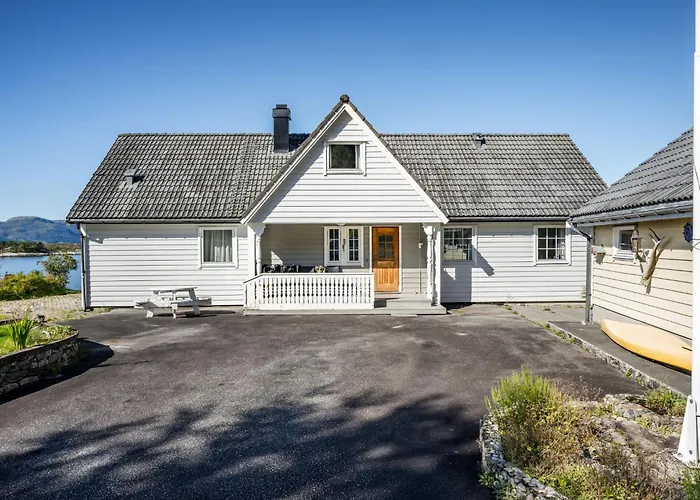 Seievika By Interhome Brekke (Sogn og Fjordane)